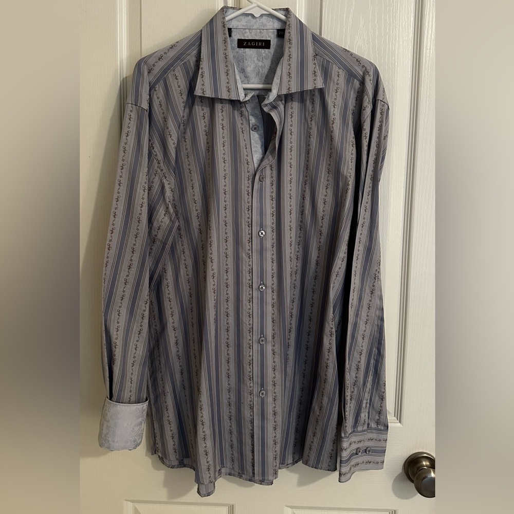 Zagiri Elegant Men's Blue Striped Shirt